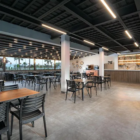 Sun Heaven Queen Hotel 4*